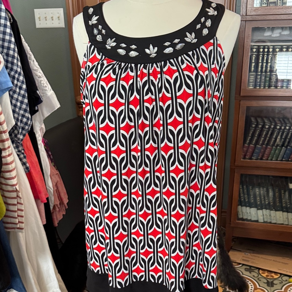 Kaktus Black Red White Geometric Sleeveless Camisole with Beaded Neckline